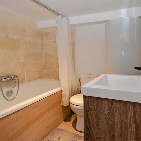 Awesome Apartment In Pujaut With Swimming Pool Exterior photo